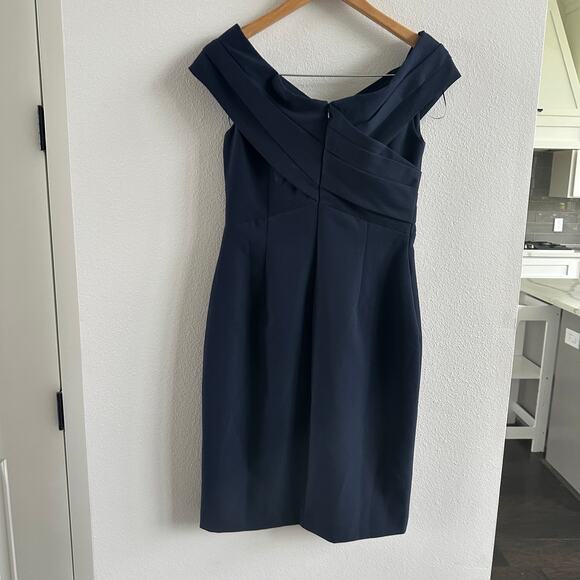 Lauren Ralph Lauren Crepe Off-the-Shoulder Cocktail Dress Size 4 New - Picture 8 of 8